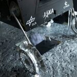 На японский космодром доставили аппарат для исследования спутника Марса